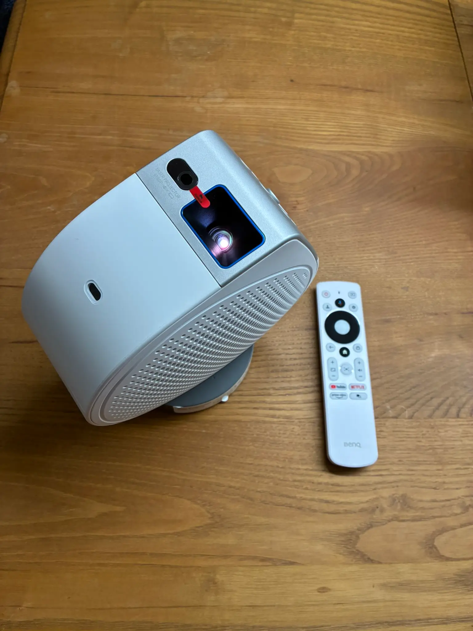 BenQ GV50 und Fernbedienung