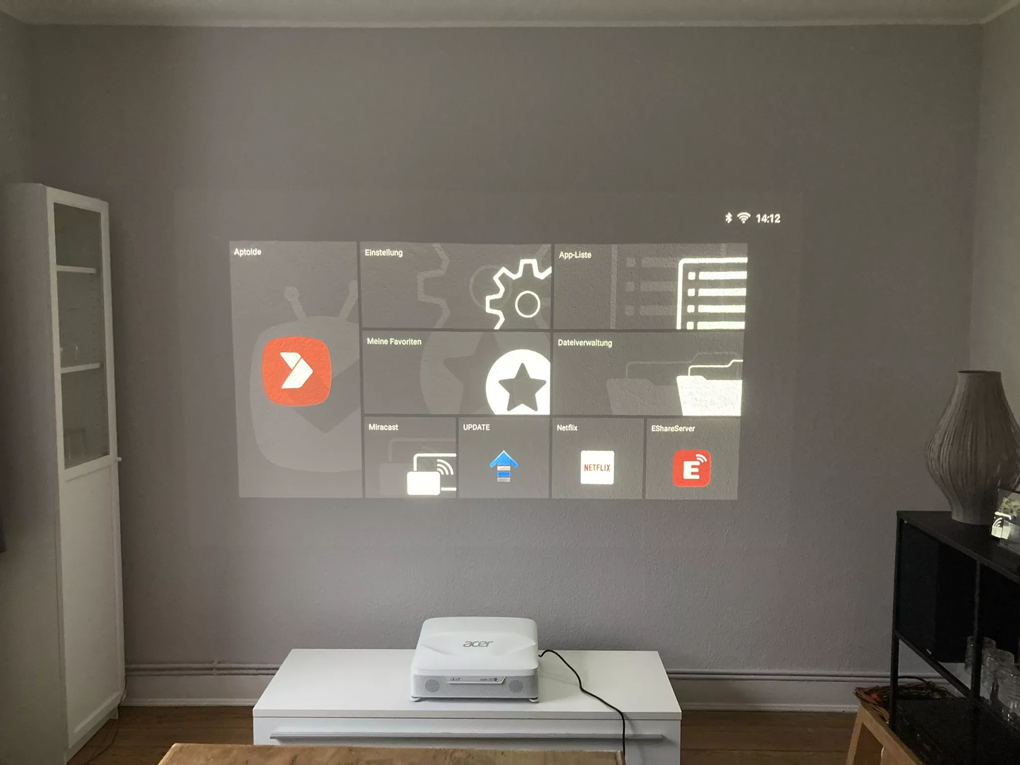 Acer L811 SmartTV System